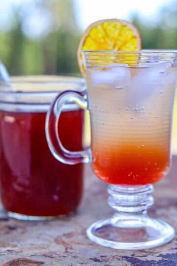 elderberry shrub in a jar and glass.