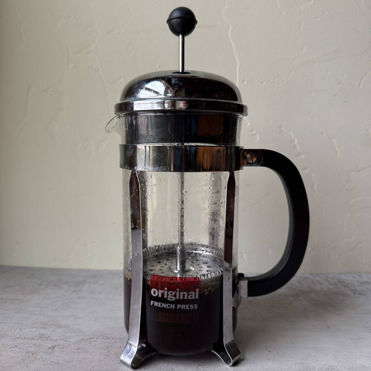 coffee press with dandelion root coffee